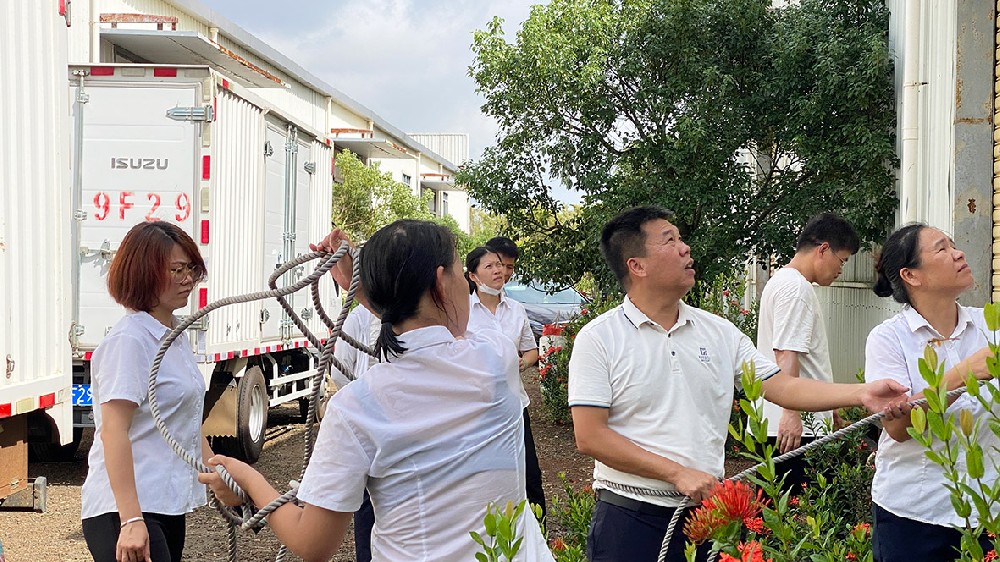 同心·同向·同發(fā)力！潤德利人共擔風雨！